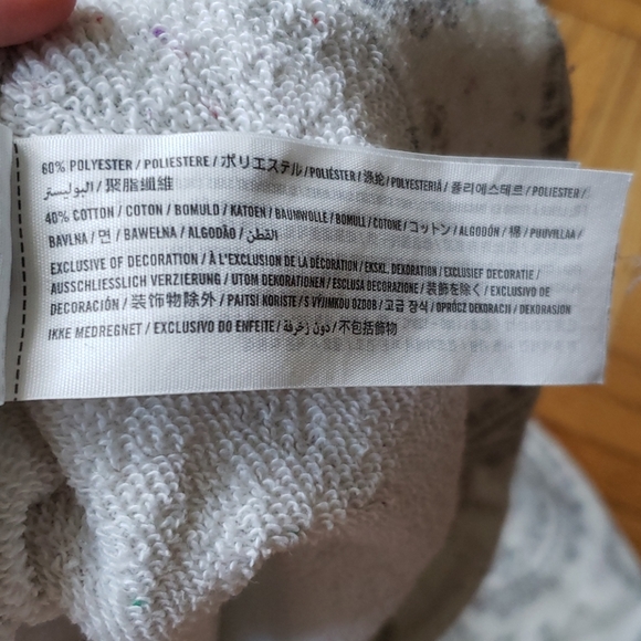 A&F Fleece Terry Cream Paisley Popover - Picture 7 of 7